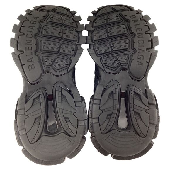 Balenciaga Track 2.0 Sneakers in Black Polyurethane - Picture 6 of 10